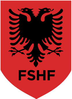 Scudo rosso con aquila bicipite nera e rami incrociati con lettere fshf in nero nella collezione albania