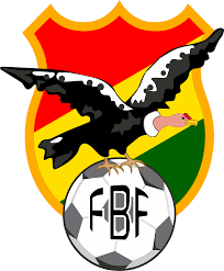 L’emblema della bolivia mostra un’aquila bianca e nera sopra un pallone da calcio con lettere fbf su uno scudo colorato.