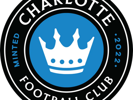 Logotipo circolare blu e bianco con corona stilizzata su sfondo blu e testo charlotte football club intorno