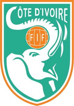 Il logo costa d’avorio presenta un elefante bianco con un pallone da calcio arancione e le iniziali fif su uno scudo turchese bordato di arancione.