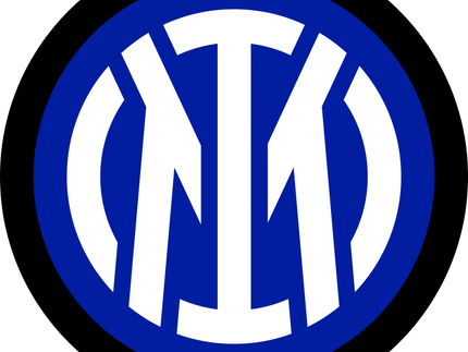 Il celebre stemma inter milan blu e bianco con le lettere intrecciate i e m in un design circolare