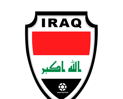 Emblema bianco con striscia orizzontale rossa, scritta araba verde e pallone da calcio nero per iraq