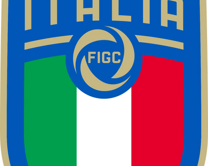 L’emblema ufficiale della federazione italiana di calcio con scudo tricolore bordato di blu e cinque stelle dorate