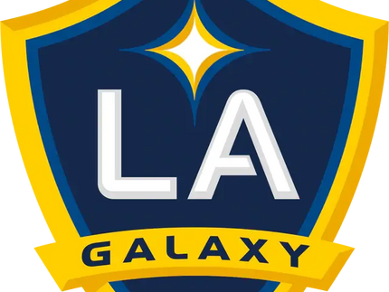 Il logo ufficiale del la galaxy soccer club con scudo navy blue e dettagli oro nella collezione la galaxy fc.