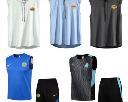 Tre canotte con cappuccio lakers in bianco, azzurro e grigio scuro nella collezione maglie smanicate e kit maglie smanicate