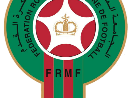 L’emblema ufficiale della federazione reale marocchina di calcio con bordo verde e corona dorata su stella
