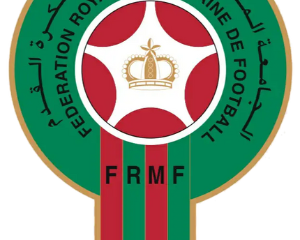 L’emblema ufficiale della federazione reale marocchina di calcio con bordo verde e corona dorata su stella