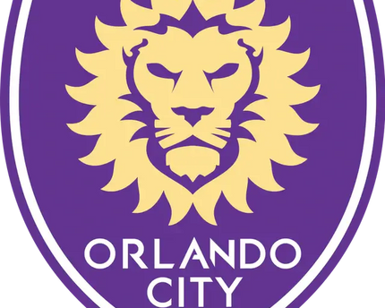 Logo a scudo viola e oro con testa di leone stilizzata e testo orlando city nella collezione orlando city