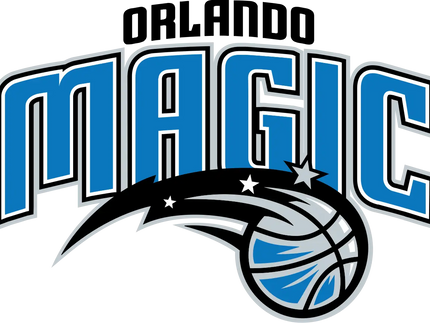 Logo orlando magic con scritta blu con contorno argentato e pallone da basket stilizzato in movimento