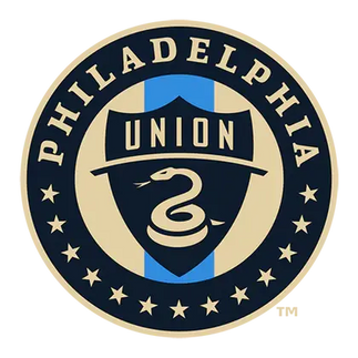 Logo circolare del philadelphia union con scudo blu navy e beige chiaro e serpente bianco al centro