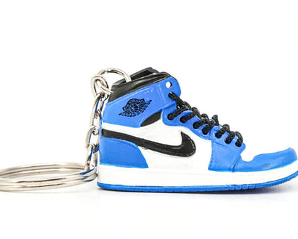 Miniatura portachiavi sneaker jordan 1 high-top blu e bianco con lacci neri e logo swoosh in nero
