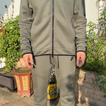 Kit Felpa con Cappuccio Nike Tech + Tuta Verde 2021/22 REPLICA