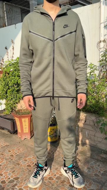 Kit Felpa con Cappuccio Nike Tech + Tuta Verde 2021/22 REPLICA