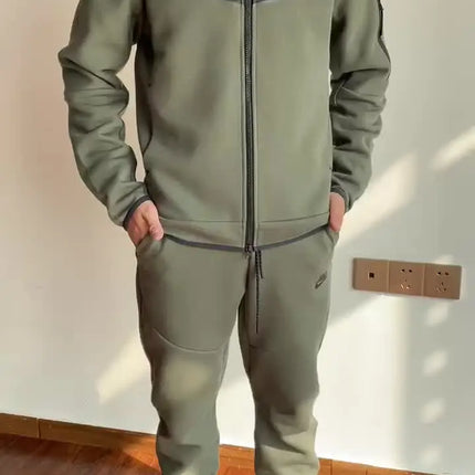 Kit felpa con cappuccio nike tech fleece verde oliva e pantaloni joggers coordinati 2021 22 replica