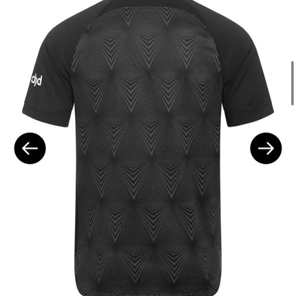 Eintracht Frankfurt Away Shirt 2022/23