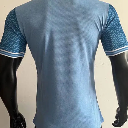 Maglia manchester city home special edition 2022/23 azzurra con retro in mesh e maniche geometriche blu scuro