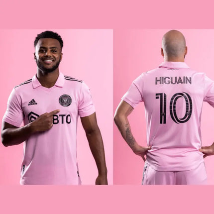 Maglia mls inter miami home 2022 23 vista posteriore rosa adidas da calcio con rifiniture nere e higuain 10 sul retro
