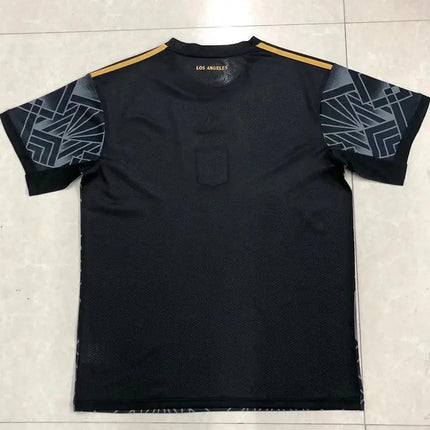 Maglia MLS Los Angeles Fc Home 2022/23 nera con rifiniture oro sulle spalle e dettagli geometrici grigi sulle maniche