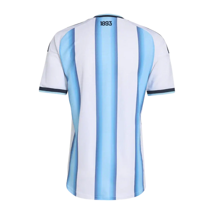 Maglia Mondiali Argentina Home 2026 27 con righe verticali bianche e azzurre e numero 1893 nero sul collo