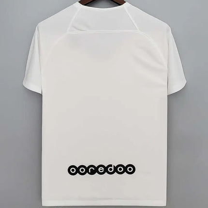 Maglia psg special edition 2022 23 bianca maniche corte con logo nero ooredoo stampato sulla parte posteriore