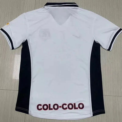 Maglia retro colo-colo home 1997 98 in tessuto traspirante bianca e nera con scritta maroon sul fondo