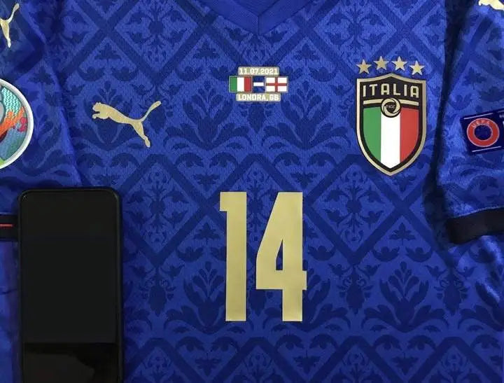 Maglia Retro FINALE ITALIA-INGHILTERRA EURO 2020 (Nazionali) EDIZIONE LIMITATA_maglia_calcio_prezzo_basso_ L’OutfitdelCalcio.