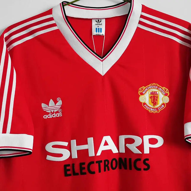 Maglia Retro Manchester United Home 1983/84_maglia_calcio_prezzo_basso_ L’OutfitdelCalcio.