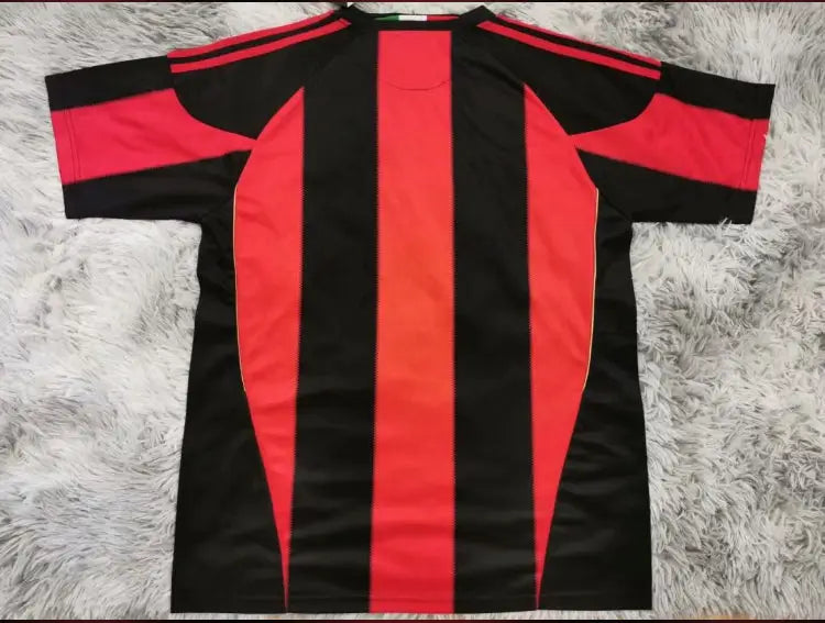 Maglia Retro Milan Home 2010/11_maglia_calcio_prezzo_basso_ L’OutfitdelCalcio.