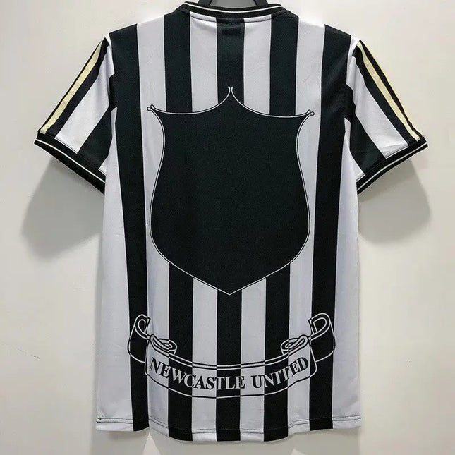 Maglia Retro Newcastle Home 1997/98_maglia_calcio_prezzo_basso_ L’OutfitdelCalcio.