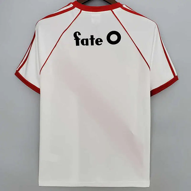 Retro river plate maglia casa 1986 87 bianca maniche corte con rifiniture rosse e scritta nera fate o sul retro