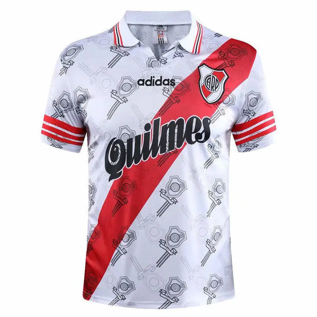 Maglia retro river plate home 1996 97 in tessuto bianco con banda diagonale rossa e logo quilmes nero