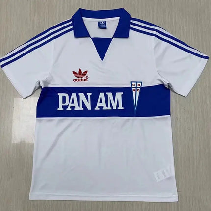 Maglia retro universidad catolica home 1987 88 adidas bianca con collo blu strisce sulle maniche e fascia orizzontale pan am