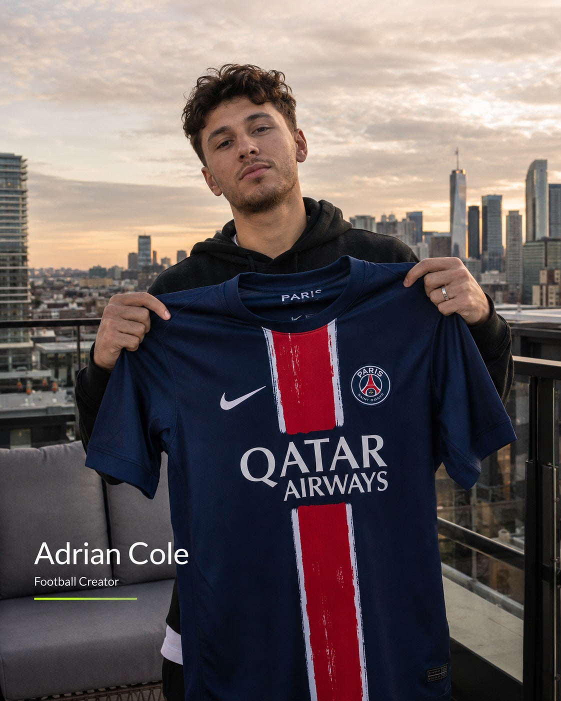 Adrian Cole con maglia PSG